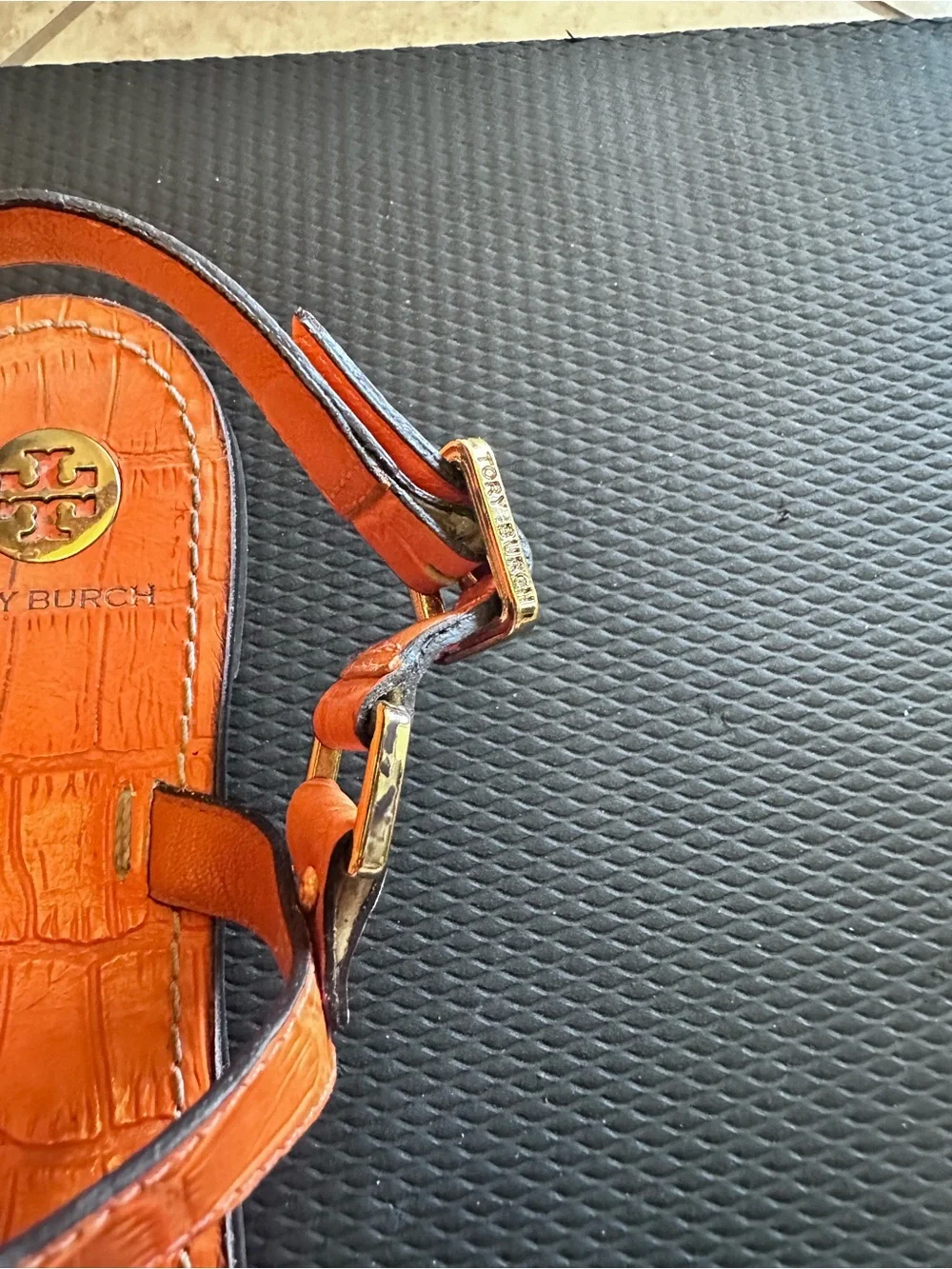 Tory Burch Trent Shiny Orange Croc-Embossed Sandals Size 8 w/ Box